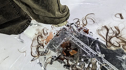 Wagner_Mack_MyBodyisaMirrorDetail2_web