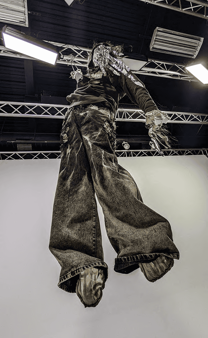 Wagner_Mack_MyBodyisaMirrorDetail4_Web copy